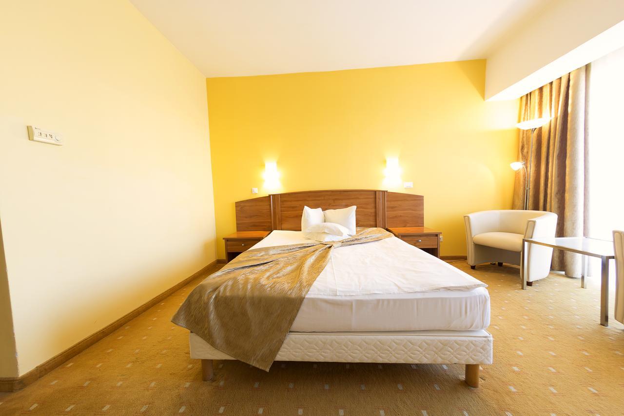 Hotel Parc Alba Iulia Esterno foto