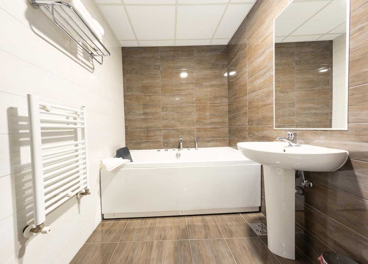 Hotel Parc Alba Iulia Esterno foto