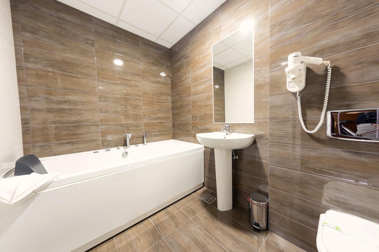 Hotel Parc Alba Iulia Esterno foto